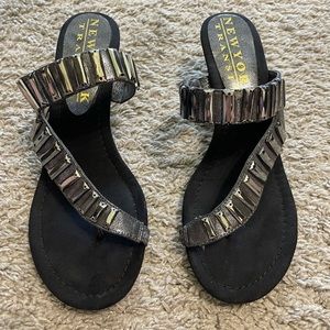 8.5 New York Transit edgy silver sandal